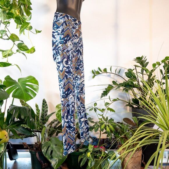 LuLaRoe Blue Jungle Rainbow Stripe Print Leggings, One Size - Picture 7 of 8